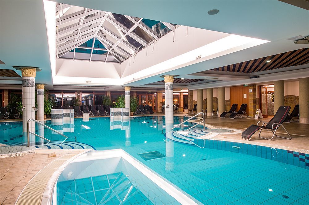 Aquarell Hotel Cegléd Eksteriør bilde